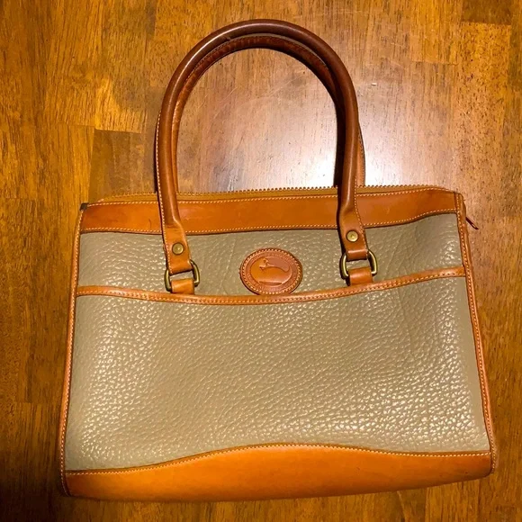 Dooney & Bourke handbag - Picture 2 of 14